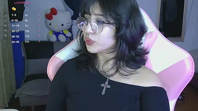 Snapshot of Hachiko_Love chatting on 05/31/26, 02:09 Hachiko Love online show from 05/31/26, 02:09