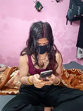 Snapshot of hiddennisha chatting on 03/08/26, 04:27 hiddennisha online show from 03/08/26, 04:27