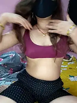 Snapshot of hiddennisha chatting on 04/08/26, 11:10 hiddennisha online show from 04/08/26, 11:10