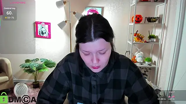 Michele Greenn online show from 11/18/25, 03:05