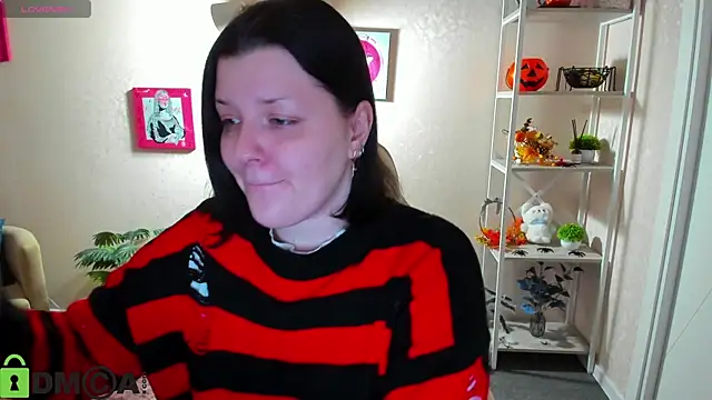 Michele Greenn online show from 11/19/25, 03:12