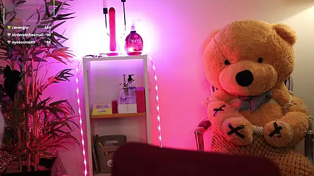 Snapshot of NovaHollisx chatting on 04/02/26, 04:21 NovaHollisx online show from 04/02/26, 04:21