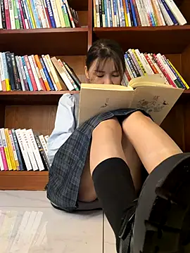 Snapshot of Adora188 chatting on 10/30/25, 06:48 Adora188 online show from 10/30/25, 06:48