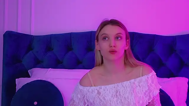 Snapshot of StacyEvances chatting on 03/07/26, 06:27 StacyEvances online show from 03/07/26, 06:27