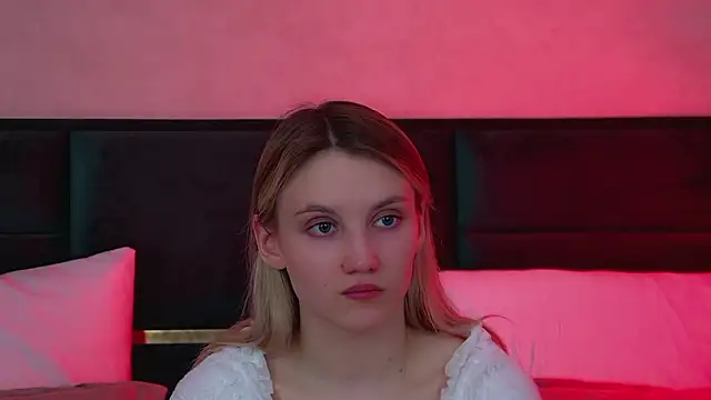 Snapshot of StacyEvances chatting on 03/16/26, 06:34 StacyEvances online show from 03/16/26, 06:34