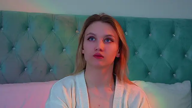 Snapshot of StacyEvances chatting on 03/22/26, 06:11 StacyEvances online show from 03/22/26, 06:11