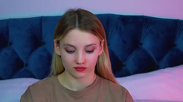 Snapshot of StacyEvances chatting on 04/24/26, 06:05 StacyEvances online show from 04/24/26, 06:05