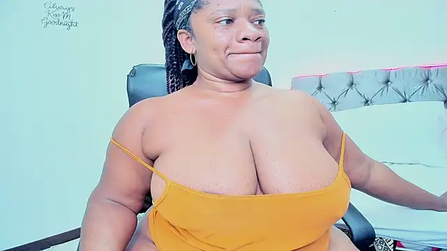 Snapshot of randyboom chatting on 12/13/24, 11:23 randyboom online show from 12/13/24, 11:23