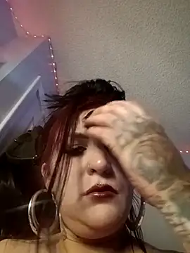 Snapshot of gypsyriot chatting on 09/19/25, 03:24 gypsyriot online show from 09/19/25, 03:24