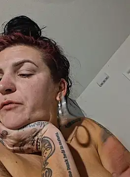 Snapshot of gypsyriot chatting on 09/22/25, 08:27 gypsyriot online show from 09/22/25, 08:27