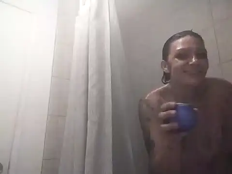 Snapshot of SparklesB1tch chatting on 10/21/25, 04:13 SparklesB1tch online show from 10/21/25, 04:13