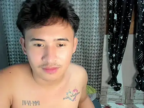 Snapshot of Adim-pinoy146 chatting on 05/18/26, 11:38 Adim-pinoy146 online show from 05/18/26, 11:38
