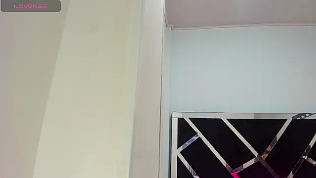 iisabella noa online show from 10/24/25, 01:18