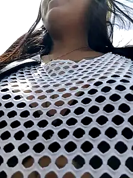 Snapshot of LunaHot_777 chatting on 09/13/25, 03:45 LunaHot 777 online show from 09/13/25, 03:45