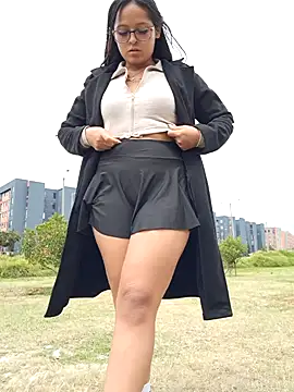 Snapshot of LunaHot_777 chatting on 10/10/25, 06:40 LunaHot 777 online show from 10/10/25, 06:40