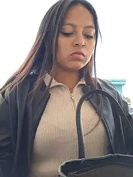 Snapshot of LunaHot_777 chatting on 10/14/25, 07:14 LunaHot 777 online show from 10/14/25, 07:14