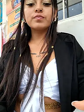 Snapshot of LunaHot_777 chatting on 10/31/25, 03:13 LunaHot 777 online show from 10/31/25, 03:13