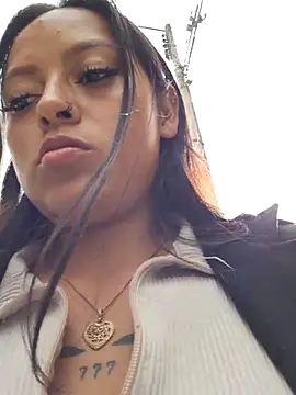 Snapshot of LunaHot_777 chatting on 11/06/25, 08:21 LunaHot 777 online show from 11/06/25, 08:21