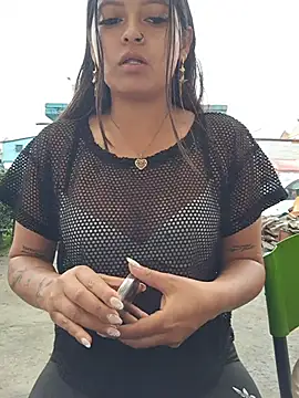 Snapshot of LunaHot_777 chatting on 11/15/25, 06:26 LunaHot 777 online show from 11/15/25, 06:26