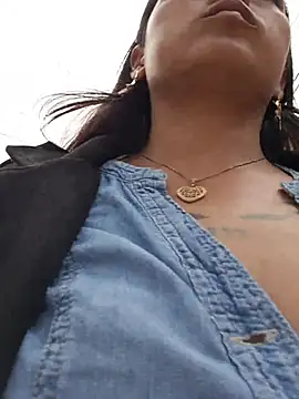 Snapshot of LunaHot_777 chatting on 11/25/25, 08:09 LunaHot 777 online show from 11/25/25, 08:09