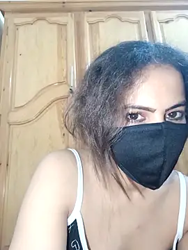 Snapshot of ghadiraa chatting on 04/11/26, 02:27 ghadiraa online show from 04/11/26, 02:27