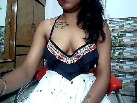 HOT AARVI11 online show from 10/04/25, 06:06