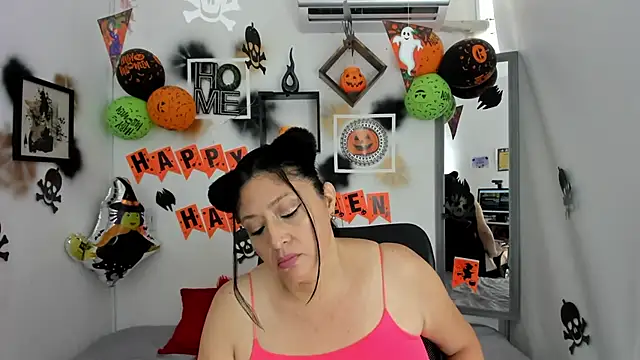 tatiana sofiaa online show from 10/28/25, 02:20