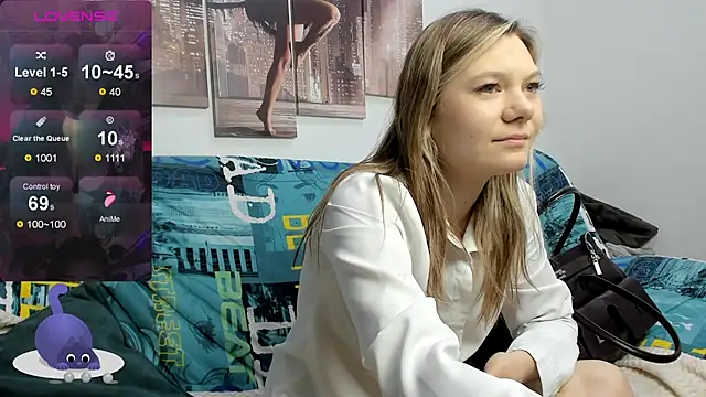 Snapshot of Sunny_Sammy chatting on 10/08/25, 01:25 Sunny Sammy online show from 10/08/25, 01:25