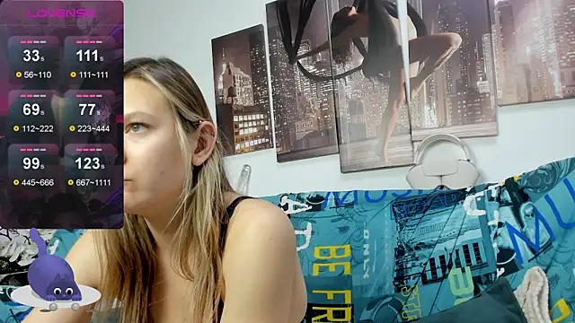 Snapshot of Sunny_Sammy chatting on 10/19/25, 01:17 Sunny Sammy online show from 10/19/25, 01:17