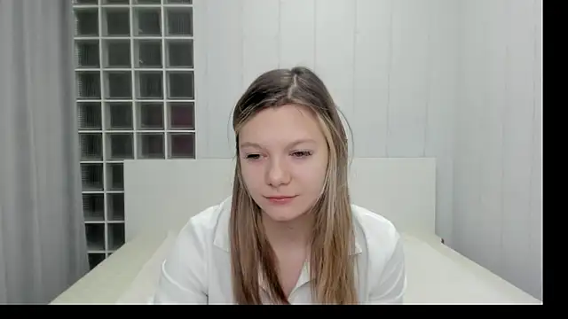 Snapshot of Sunny_Sammy chatting on 12/14/25, 01:22 Sunny Sammy online show from 12/14/25, 01:22