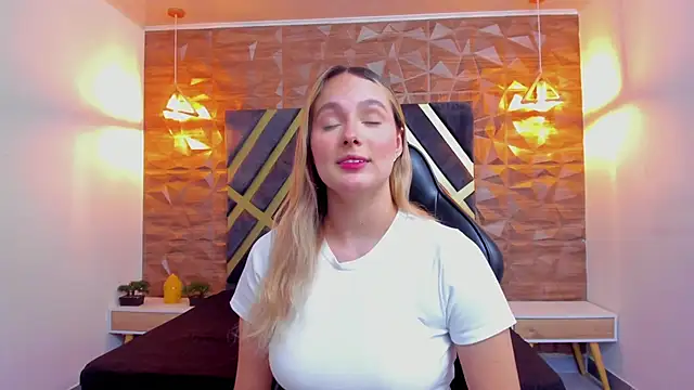 Emmaa white  online show from 03/13/26, 05:19