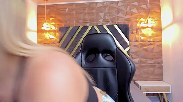 Emmaa white  online show from 03/30/26, 05:14