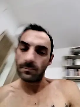 hotmen83 online show from 09/29/25, 09:47