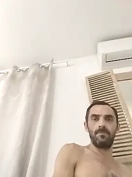 hotmen83 online show from 10/11/25, 08:40