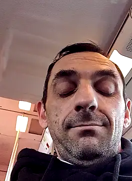 hotmen83 online show from 03/25/26, 12:44