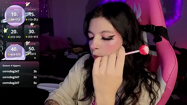 larah uwu online show from 03/24/26, 08:58