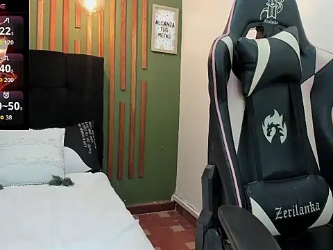 Snapshot of Sex_samantha chatting on 09/18/25, 01:24 Sex samantha online show from 09/18/25, 01:24