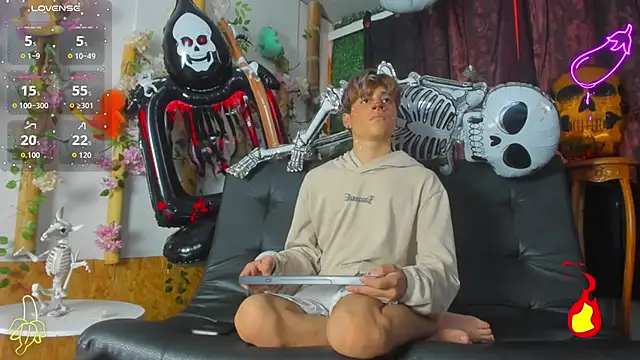 spicy adonhis online show from 10/24/25, 07:21