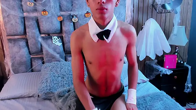 owen  johnson online show from 10/30/25, 12:17