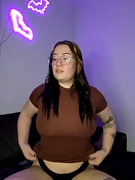 HarleyDemon666 online show from 12/05/25, 01:47