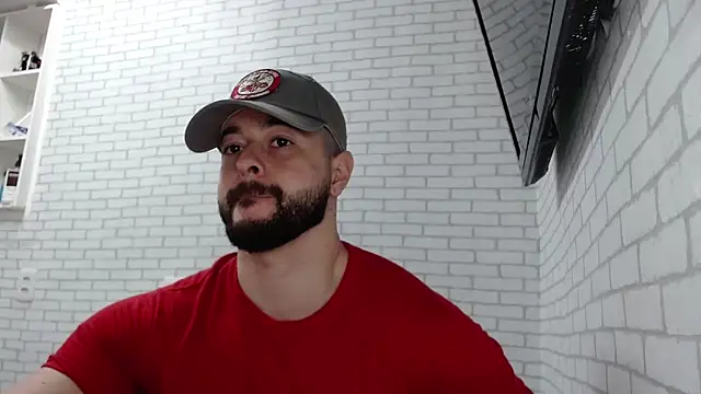 Snapshot of BombeiroHotx chatting on 11/07/25, 09:48 BombeiroHotx online show from 11/07/25, 09:48