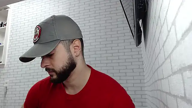 Snapshot of BombeiroHotx chatting on 11/18/25, 10:03 BombeiroHotx online show from 11/18/25, 10:03