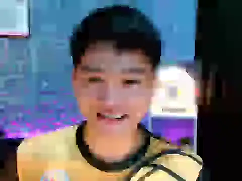 Snapshot of Mister_officer69 chatting on 12/21/25, 04:58 Mister officer69 online show from 12/21/25, 04:58