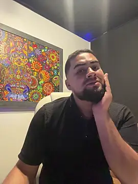 Snapshot of Yuber3 chatting on 10/28/25, 06:17 Yuber3 online show from 10/28/25, 06:17