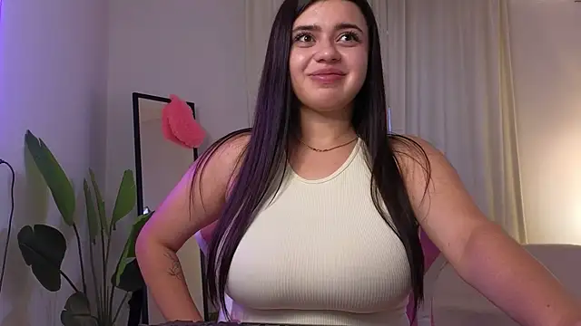 courtneyk  online show from 10/18/25, 02:18