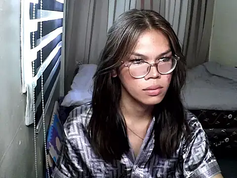 Snapshot of keana_laux chatting on 09/13/25, 05:29 keana laux online show from 09/13/25, 05:29