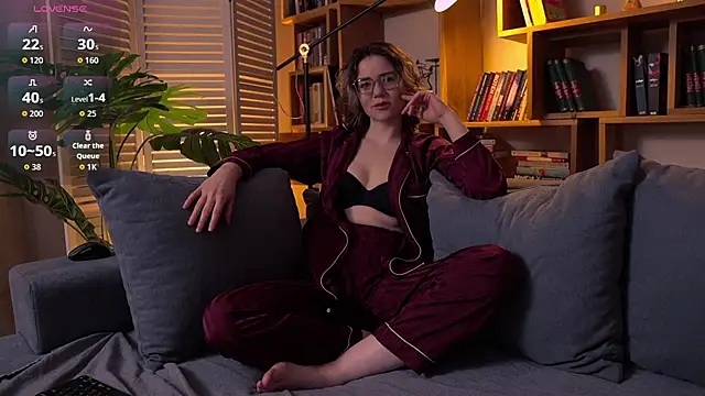 Sunny Teaze online show from 02/06/26, 07:23