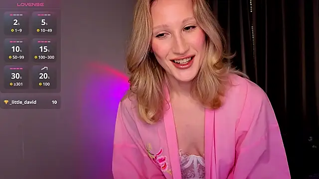 Snapshot of BiancaHelo chatting on 11/27/25, 09:39 BiancaHelo online show from 11/27/25, 09:39