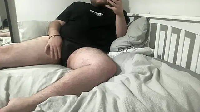 Snapshot of British_28 chatting on 11/26/25, 07:59 British 28 online show from 11/26/25, 07:59