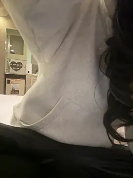 iikangi online show from 02/04/26, 03:45